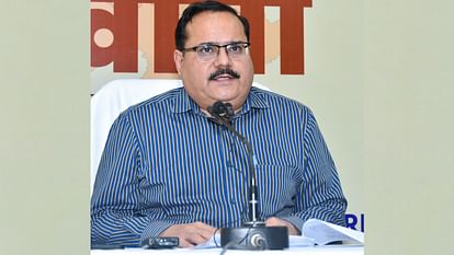 Loksaha Election 2024: 4704 शस्त्रों के लाइसेंस निरस्त, 27 लाख को शांति भंग नोटिस Loksabha Election 2024: CEO press conference in Lucknow.