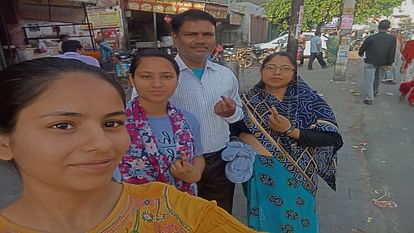 Photos of voting in Aligarh