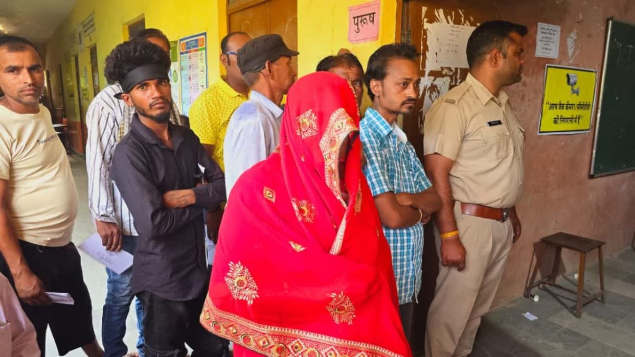 Banswara News: Wife voted one hour after cremation, husband died in the morning