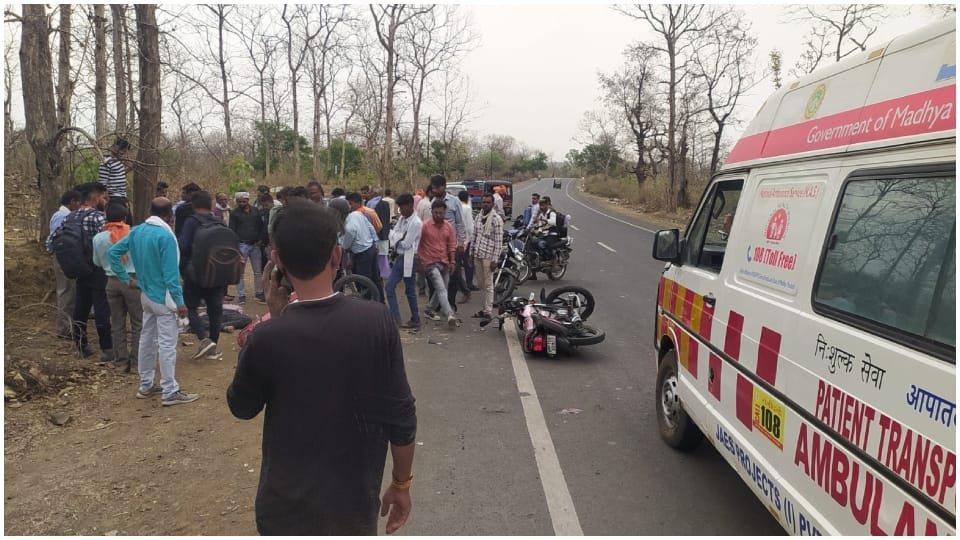 Sagar News: Five accidents took place on Sagar Bina road in a day five people died