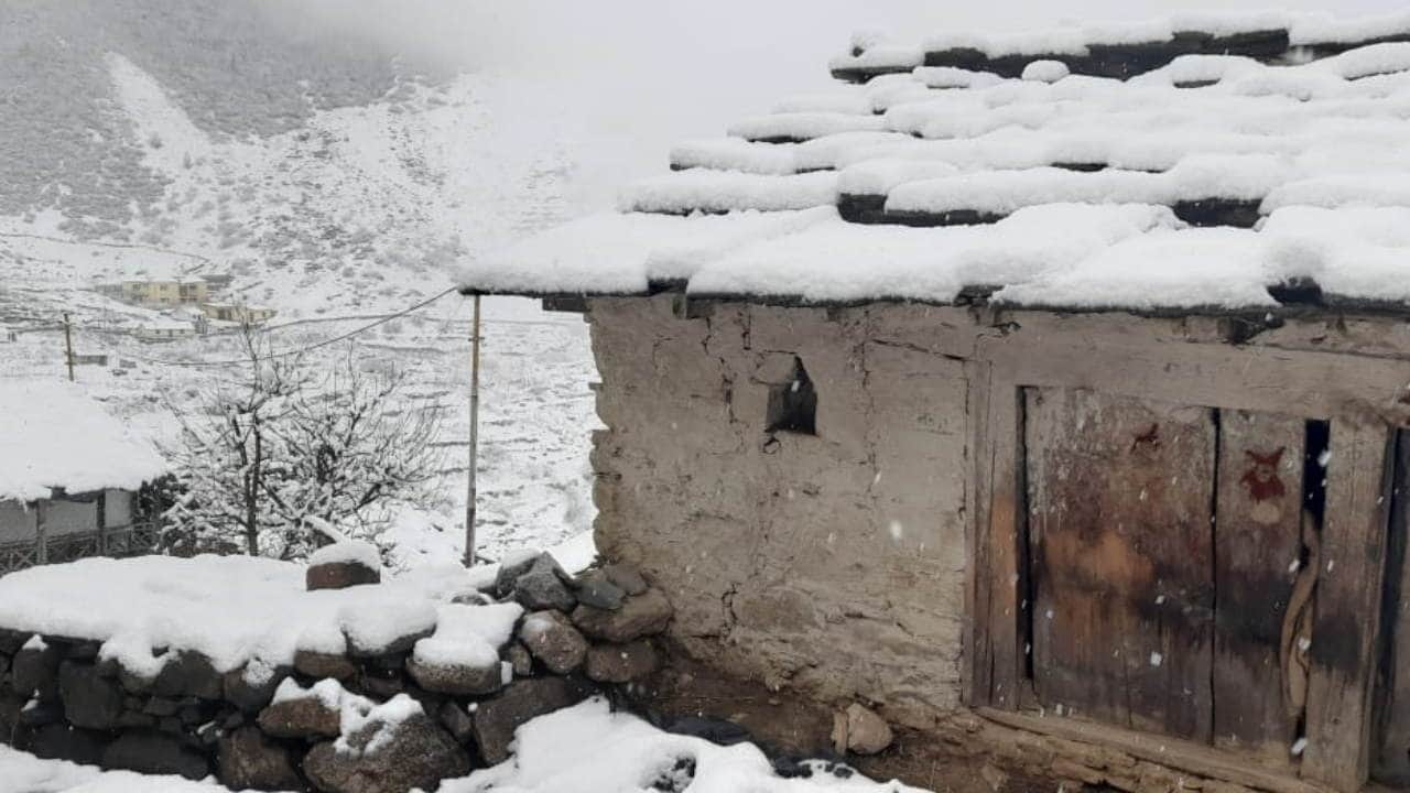 Snowfall in Uttarakhand high Himalayan areas Joshimath Rain weather Update Watch Photos