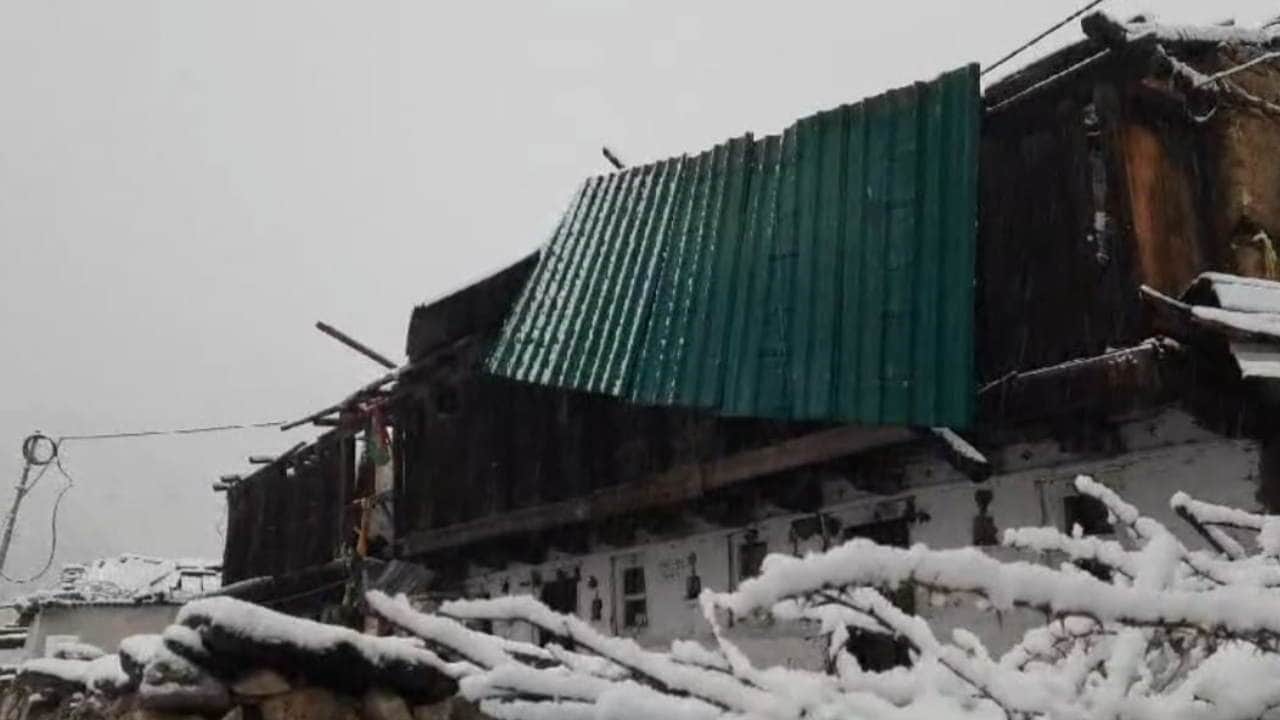 Snowfall in Uttarakhand high Himalayan areas Joshimath Rain weather Update Watch Photos