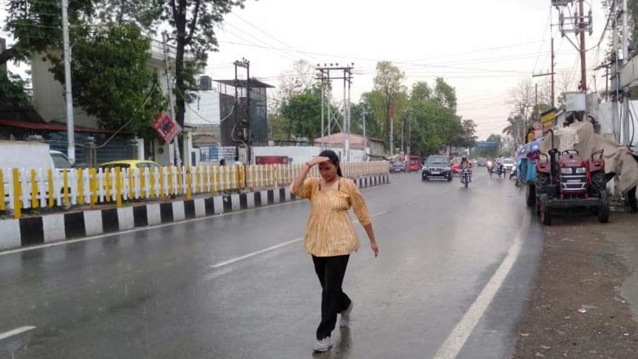 Weather becomes pleasant due to rain in Delhi-NCR
