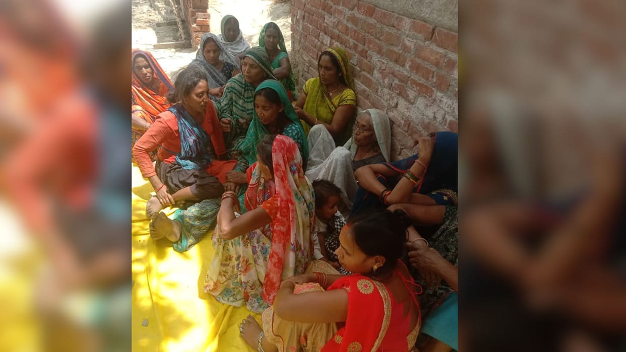 Man died road acciden in azamgarh