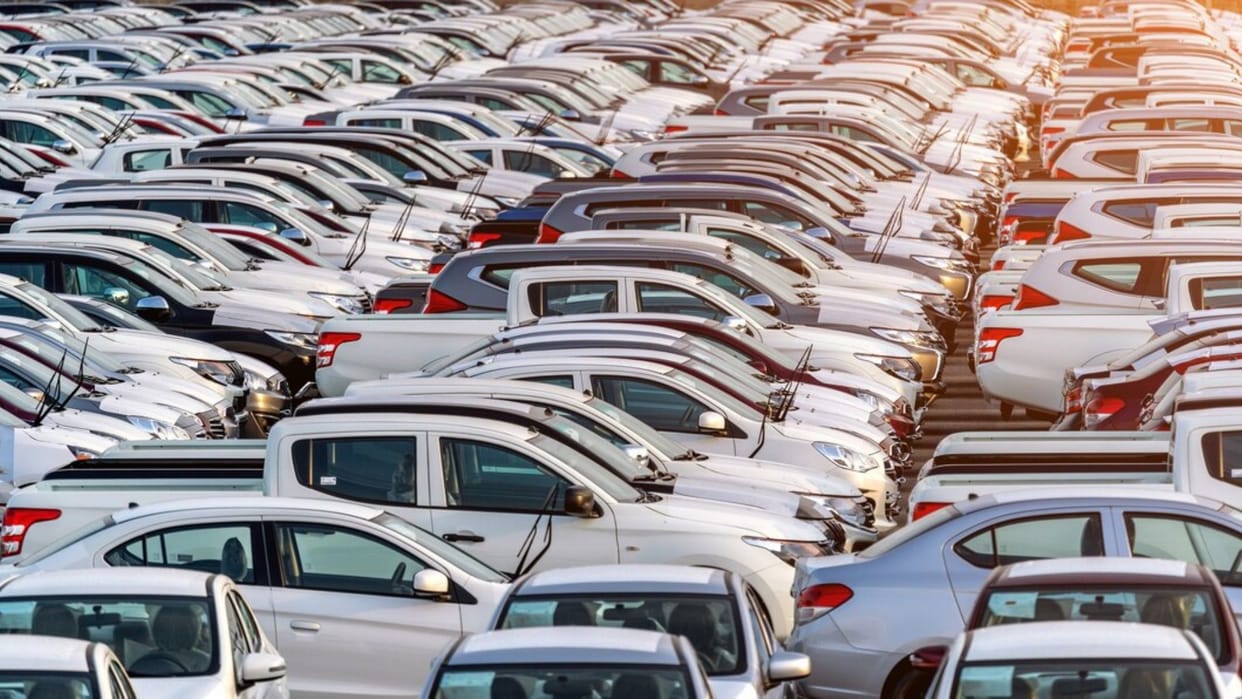 auto industry poised to reach 300 billion by 2026