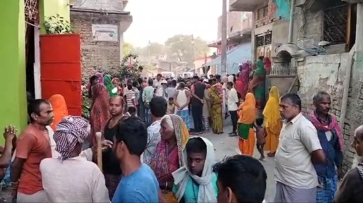 Bihar News: Youth murdered in Begusarai, criminals entered the house and slit his throat; affair with a girl