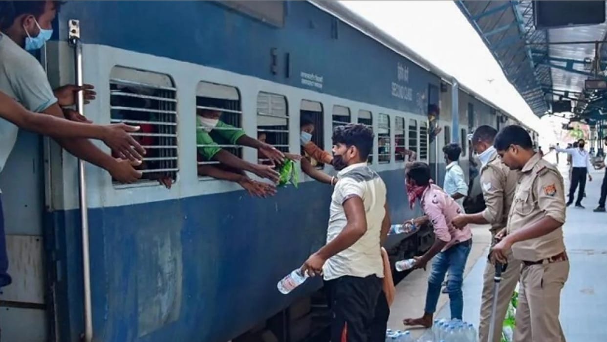 Rs 2231 crore recovered from 3.61 crore ticketless passengers across the country, Central Railway earned the h