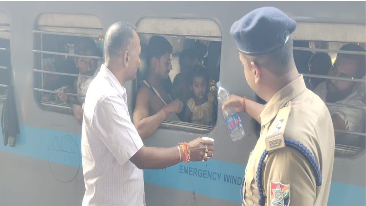 Illegal vendor had delivered egg curry in the coach, Railways increased surveillance