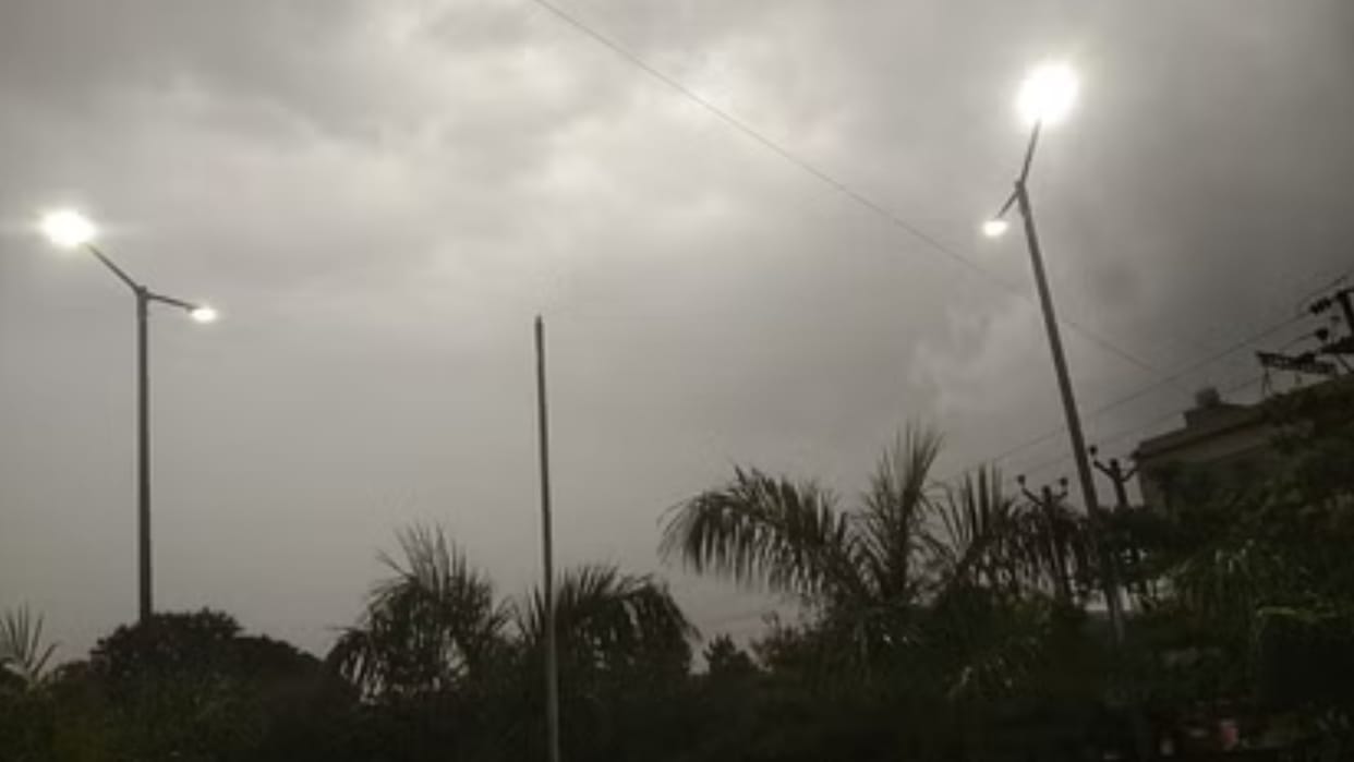 CG Weather News: Meteorological Department issues yellow alert; Chances of thunderstorm with heavy rain