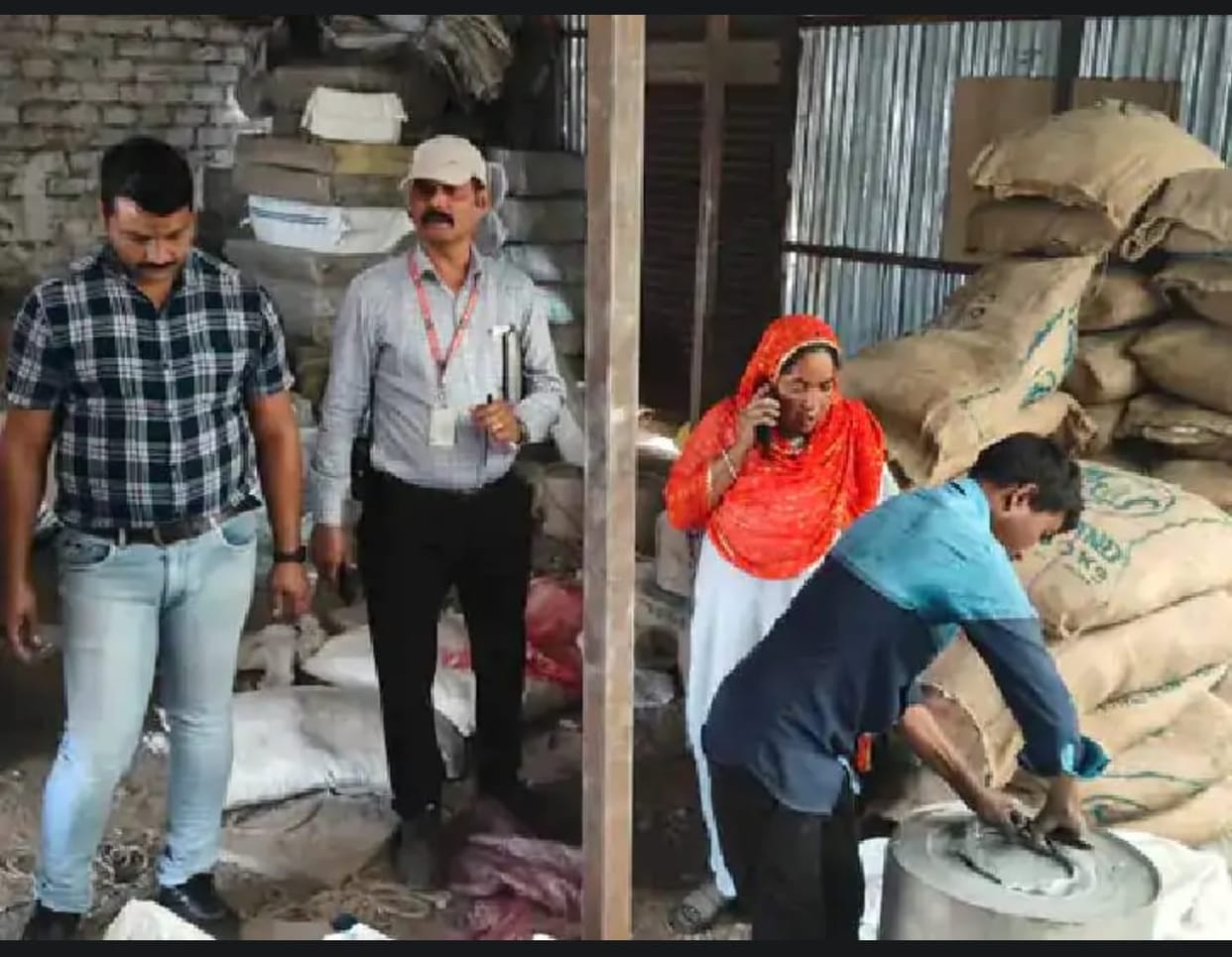 ndore: Fire broke out in Mhow's firecracker factory due to weight falling while weighing gunpowder, magisteria