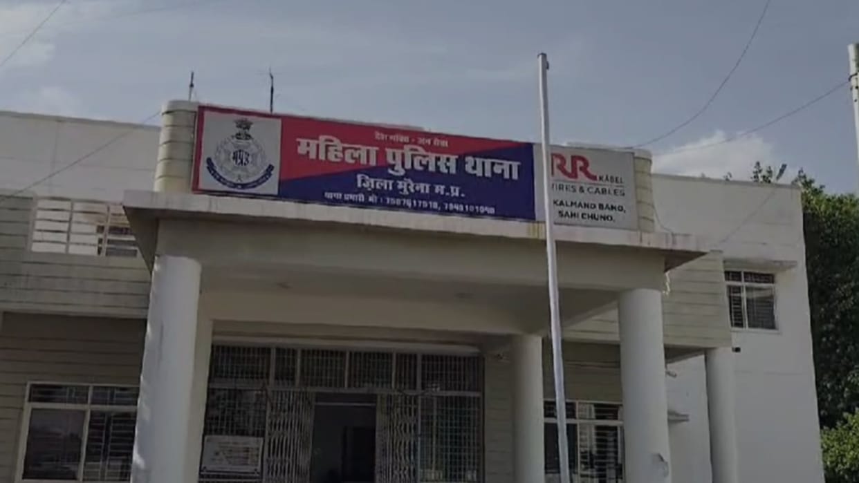 District hospital civil surgeon makes obscene demands from nurses