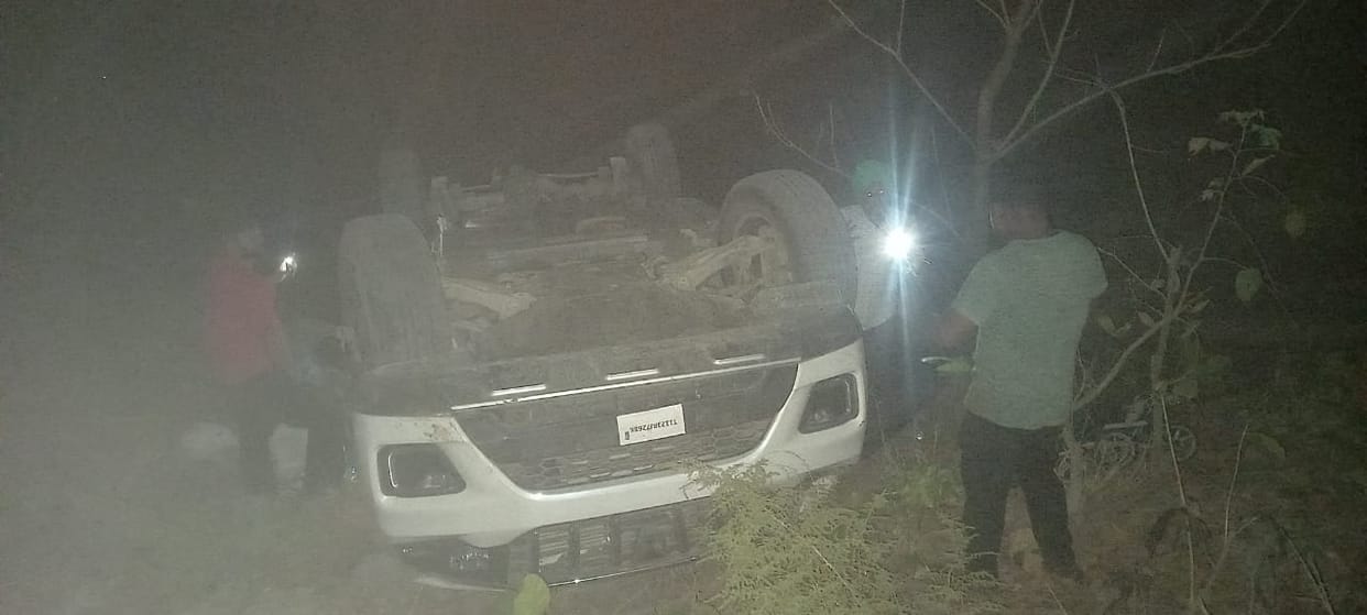 Uttarakhand Accident News Tourist Car fell into deep pit in Lansdowne three year old girl dead, four injured