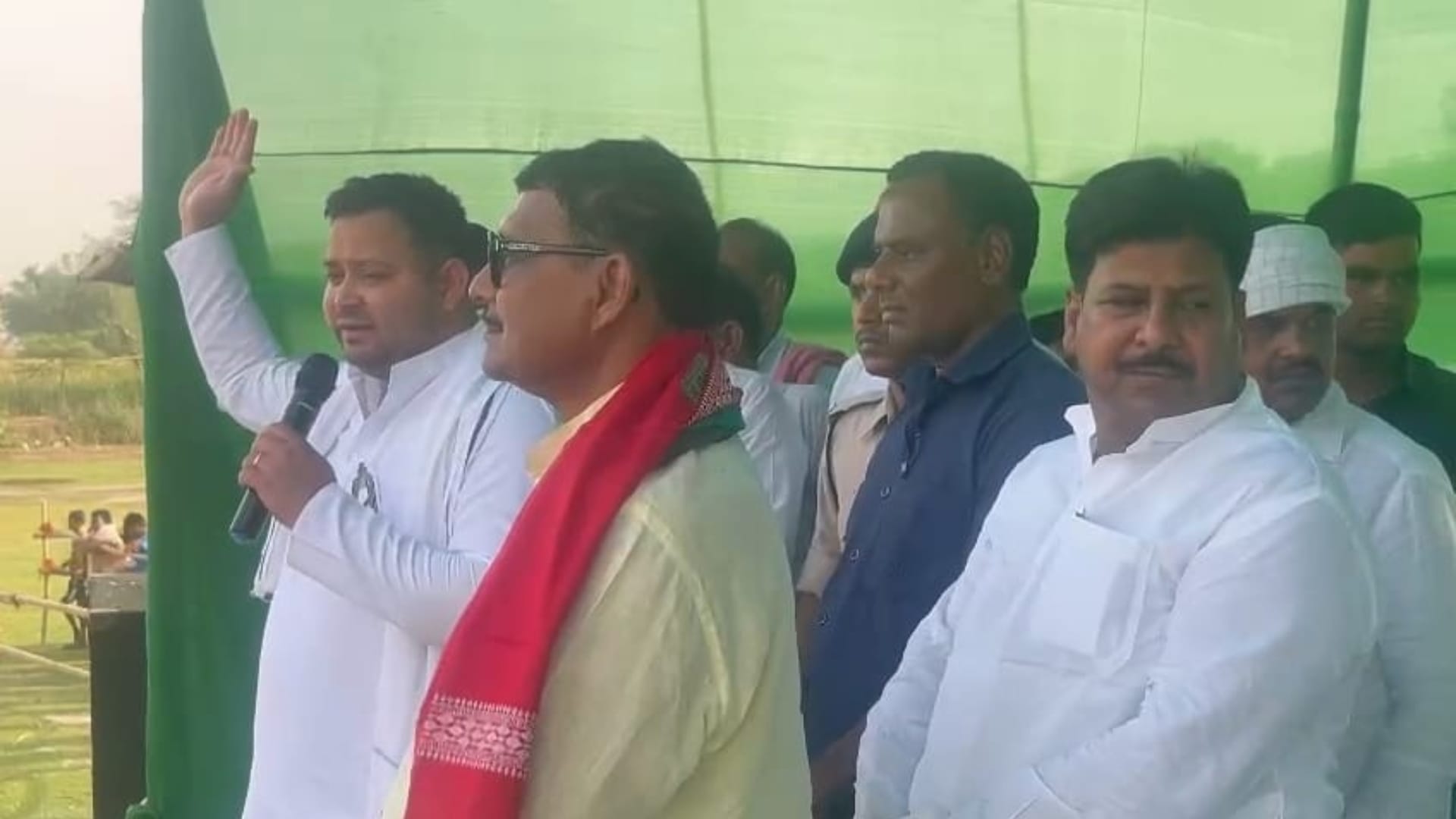 तेजस्वी यादव