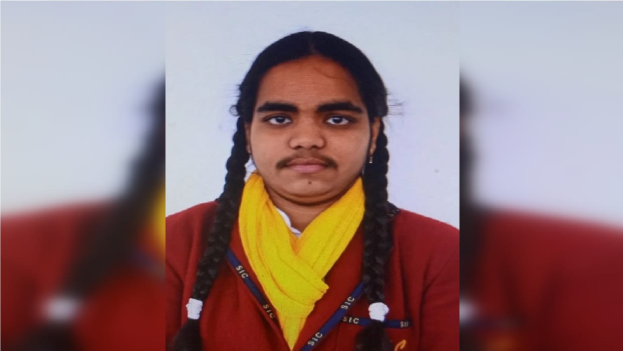 Sitapur News: Ruckus over Prachi's advertisement, a Mumbai company advertised with Prachi's photo