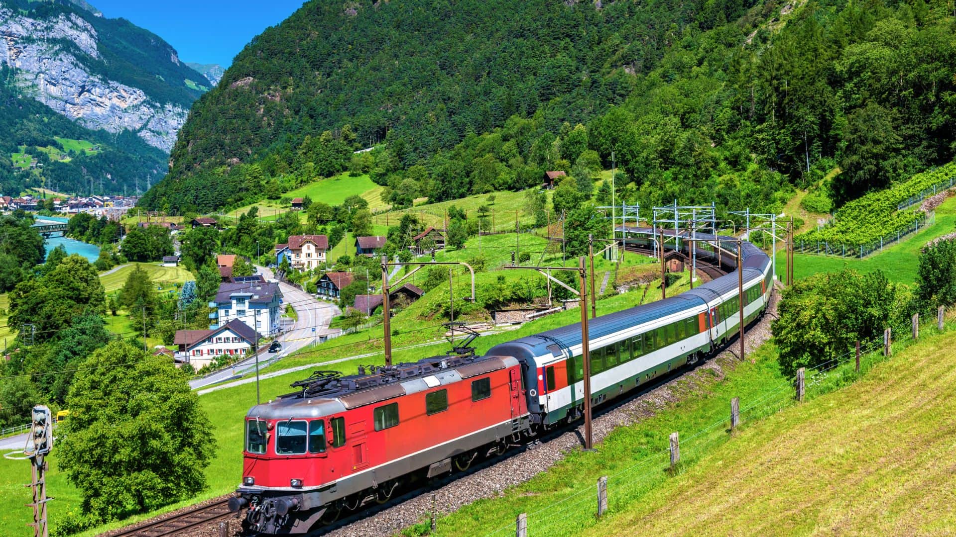 indian railway interesting facts know the difference between railway track and railway