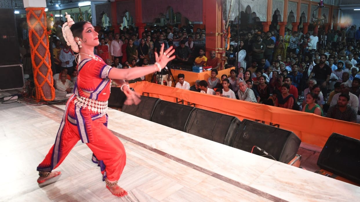 Sankat Mochan sangeet samaroh Portraits of artists from 15 countries to be displayed make live appearance