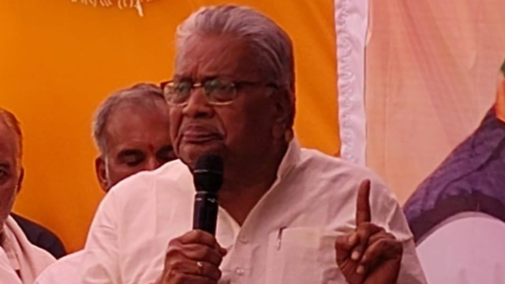 शिवपुरी विधायक देवेंद्र जैन