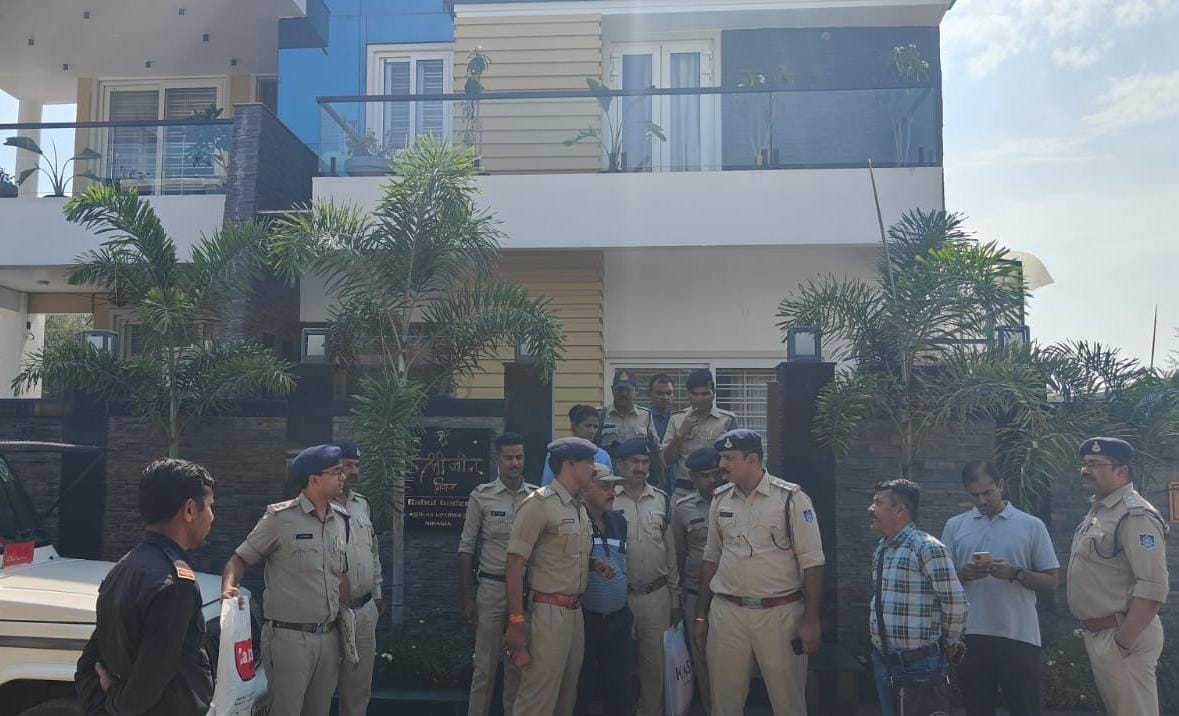 Indore: Police raids contractors' houses in drainage scam, documents seized from corporation
