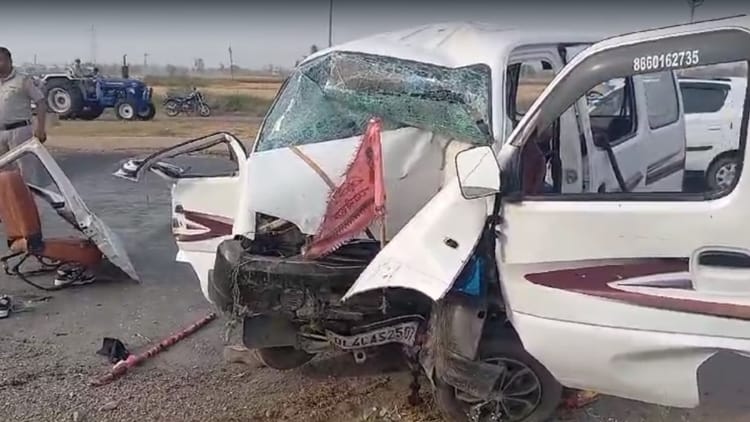 सोनीपत में हादसा: श्रद्धालुओं की तेज रफ्तार गाड़ी पत्थर से टकराई, तीन माह के मासूम समेत चार लोगों की जान गई