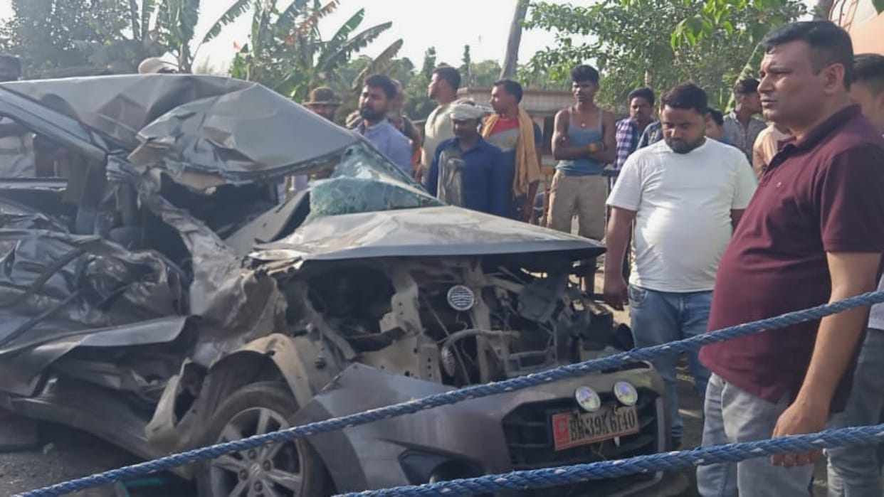 Bihar news: Two sons of former Mukhiya died in truck and car accident in Purnea, Bihar Police