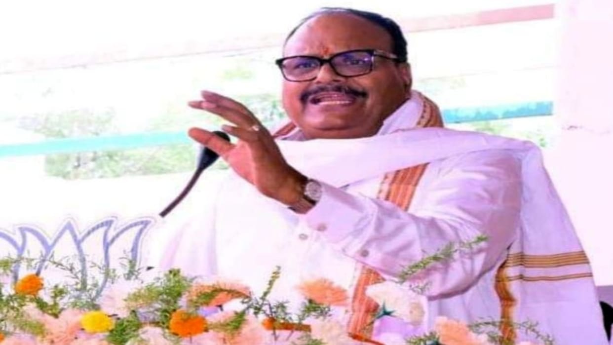 Brajesh Pathak tried to woo the Brahmin community by reminding them of history.