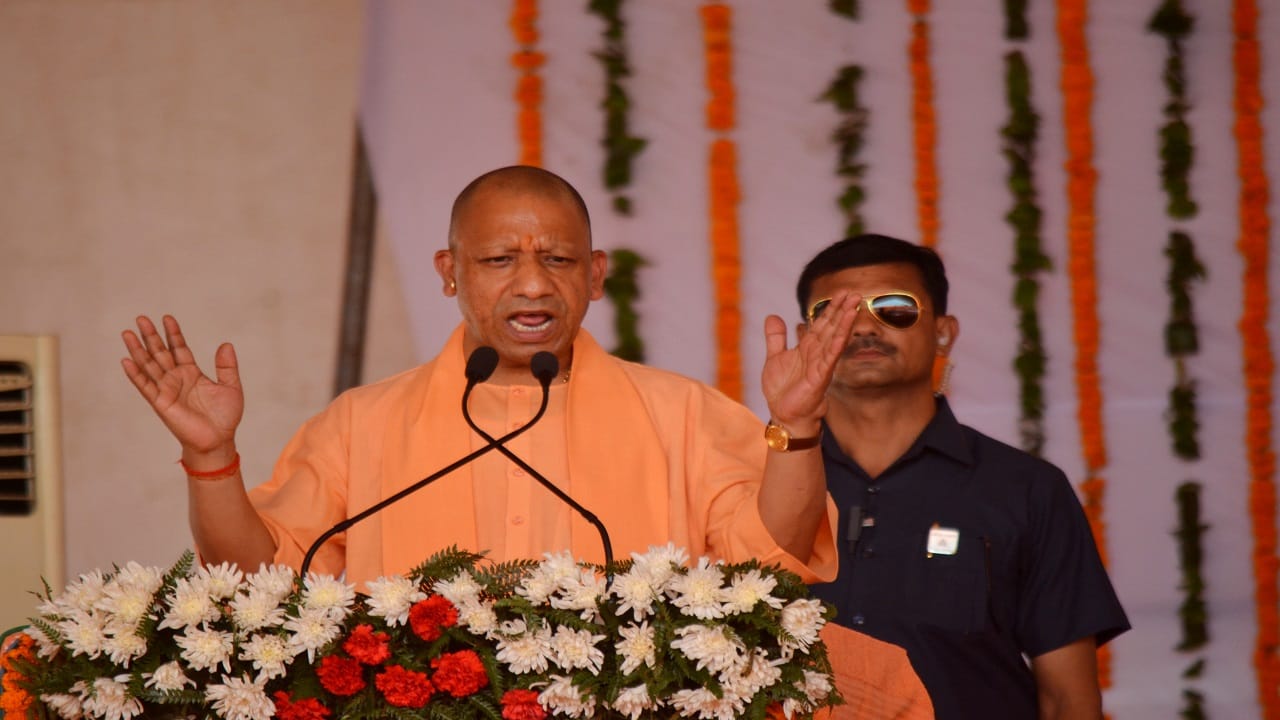 cm yogi adityanath targets sp and congress akhilesh yadav taunt on bjp in bareilly