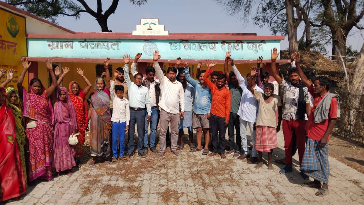 Power cut in 30 villages for week in sonbhadra people protested