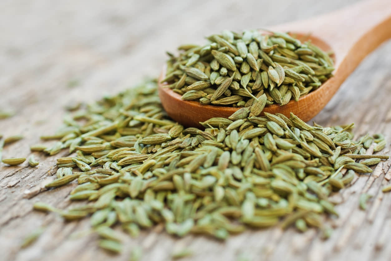 benefits of eating saunf and mishri after meal in hindi
