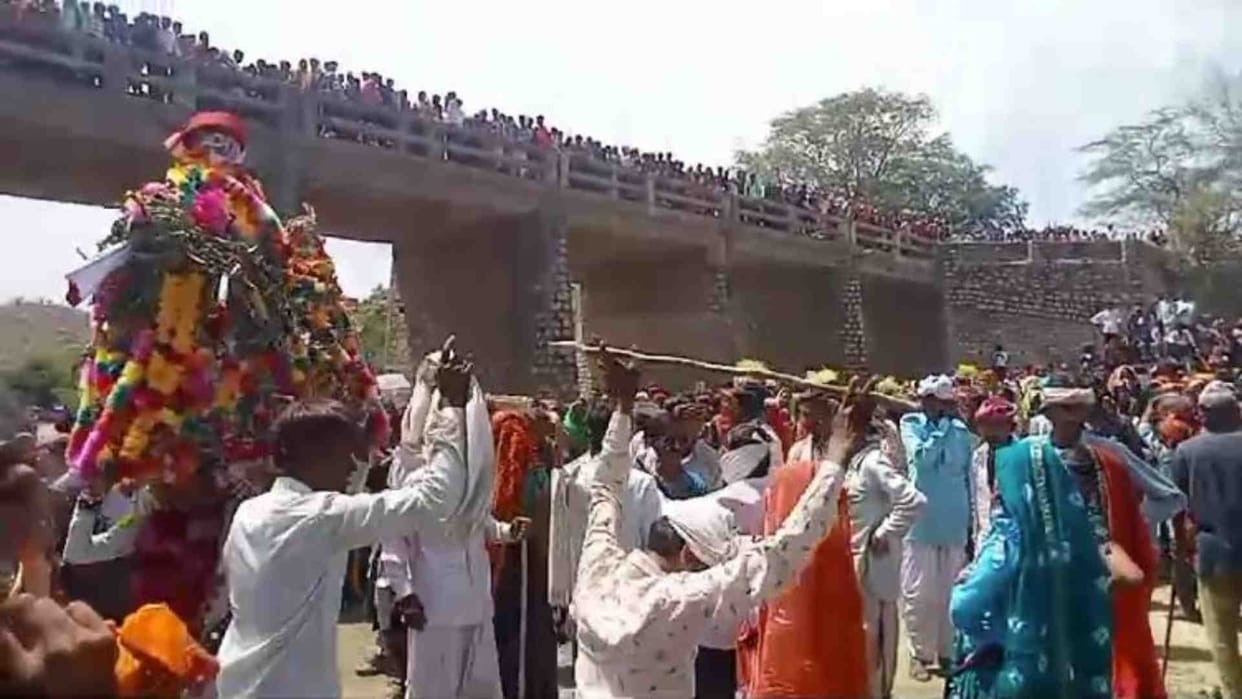 Sirohi News: Gangaur fair was organized during the day for the first time, people enjoyed