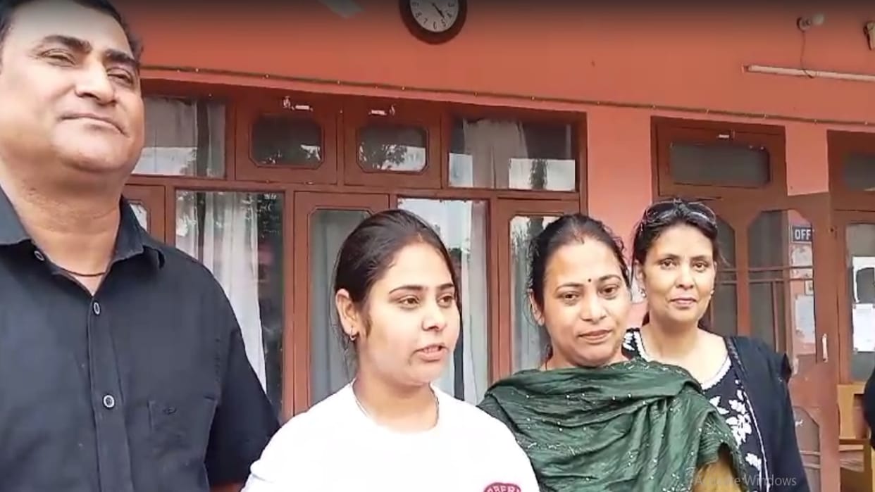 hpbose result 2024: Arts topper Arshita wants to become an IAS officer, this is how she achieved the position