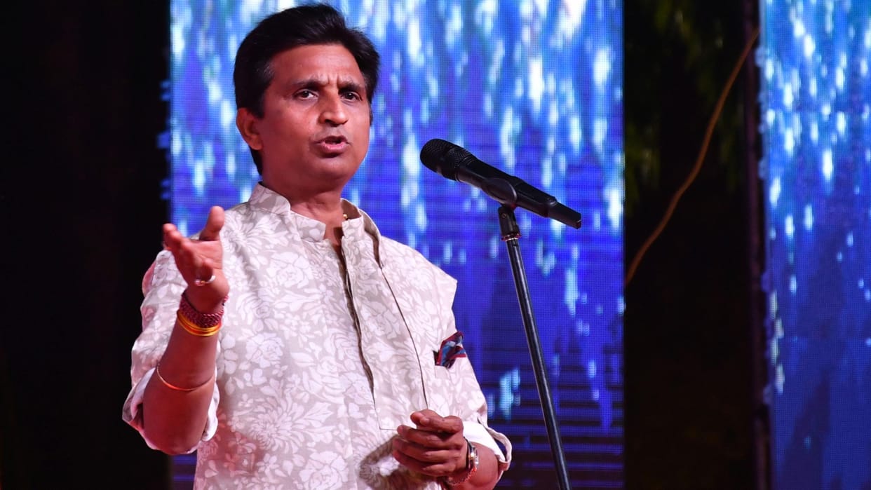 Dr Kumar Vishwas' apne pane Ram In Rishikesh Trivenighat