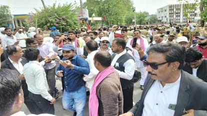 Lok Sabha elections: Congress's Ujjwal Raman filed nomination from Allahabad seat on the first day, there was