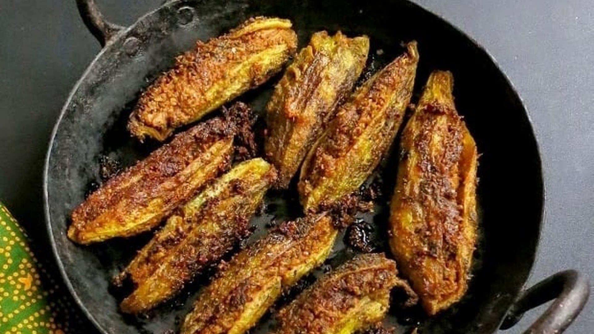 simple Karela Recipe in hindi how to remove bitterness of karela