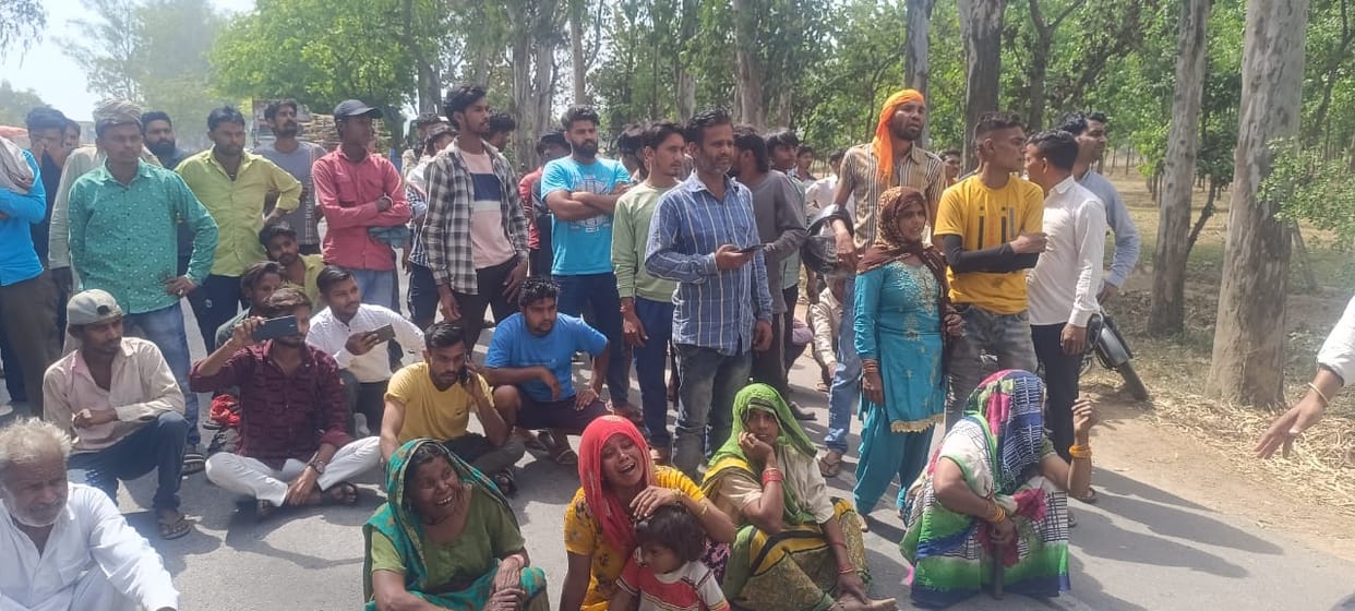 Bijnor: Worker dies in road accident, grandson injured, angry villagers create jam, scuffle with police