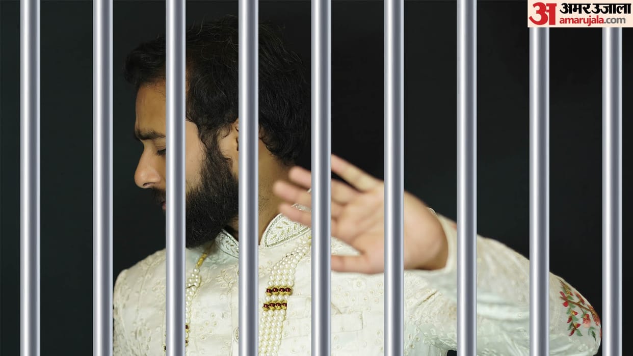 Police caught groom who leaving his girlfriend and marrying another girl in hapur