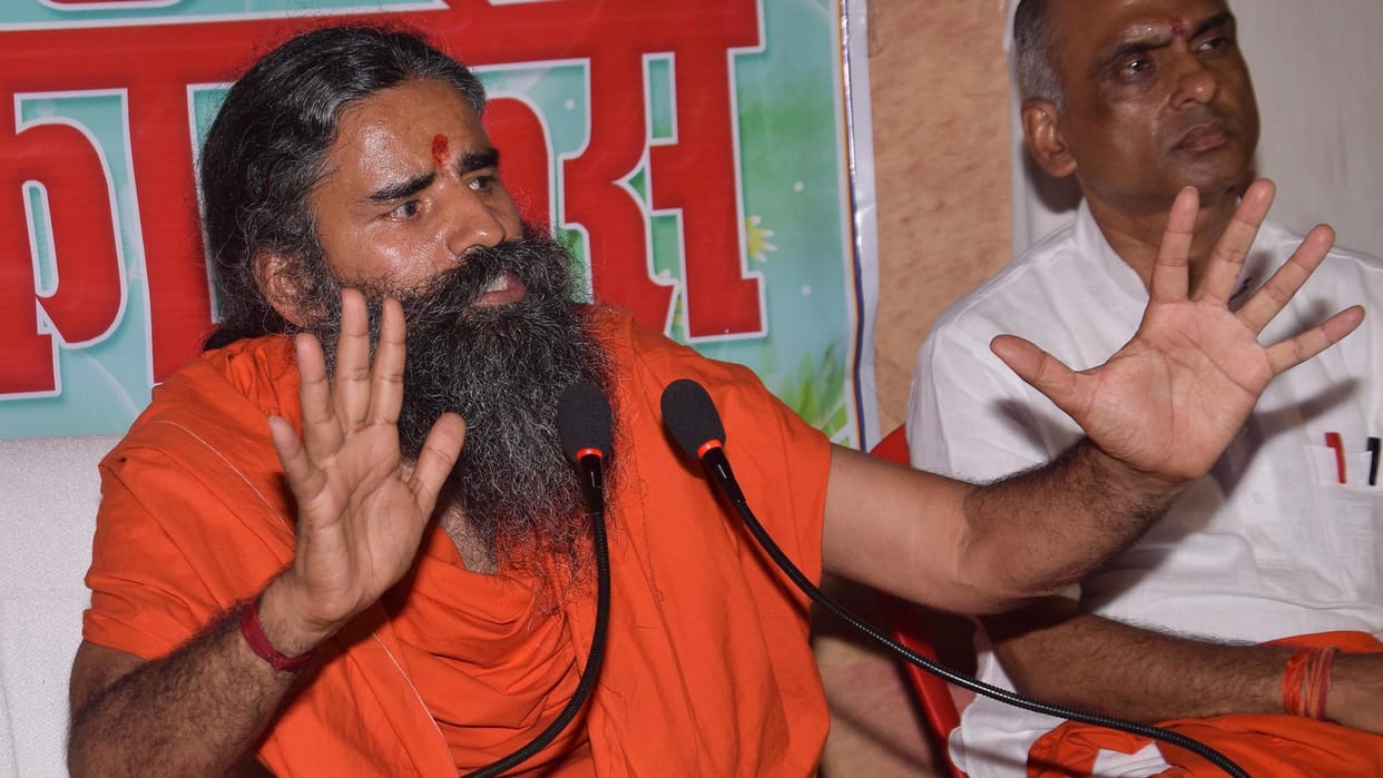 Uttarakhand News Baba Ramdev Statement on name plate on food shops on Kanwar route in Uttar Pradesh