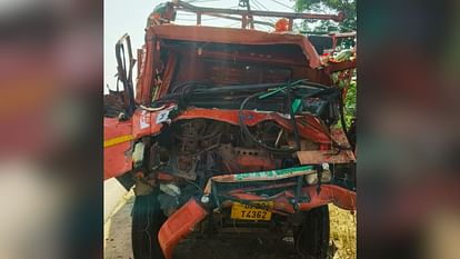 वाराणसी हादसे में मिनी ट्रक के ट्रक से टकराने से कई लोगों की मौत हो गई