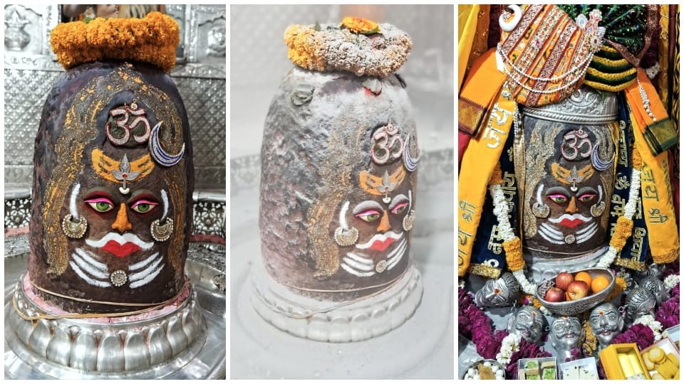 Ujjain Mahakaleshwar Mandir Baba Mahakal dressed in the form of Jatadhaari in Bhasmarti