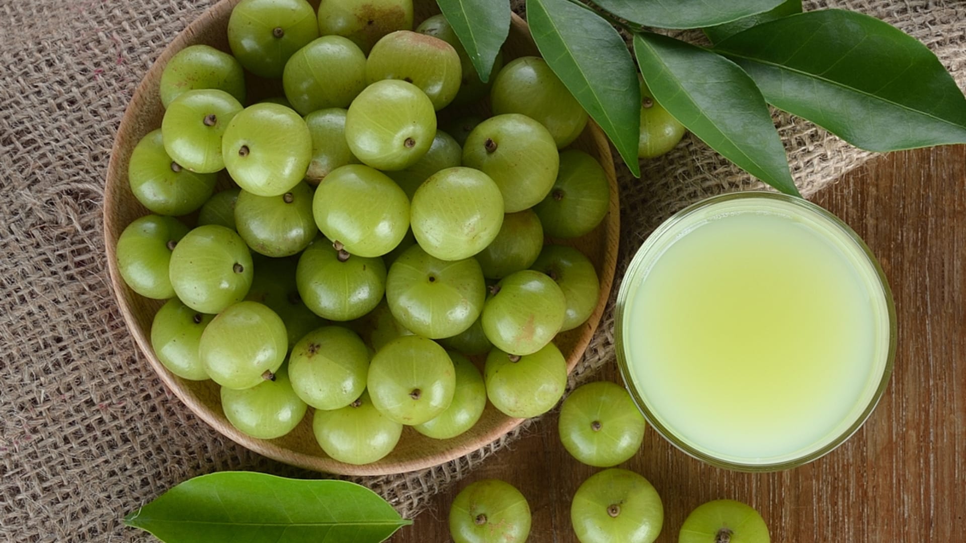 Hair Care Tips how to use amla for hair growth in hindi
