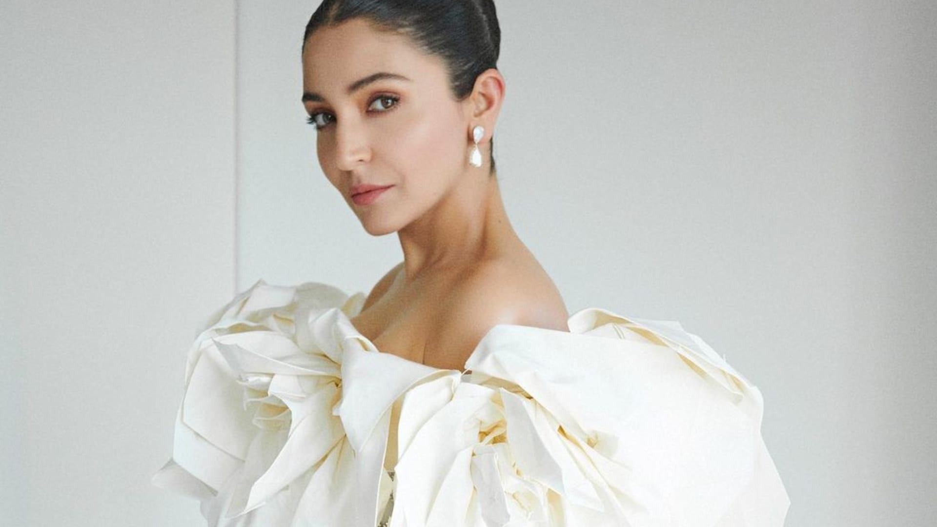 Bollywood Actors Who Born in UP Anushka Sharma Amitabh Bachchan Disha Patani Naseeruddin Shah