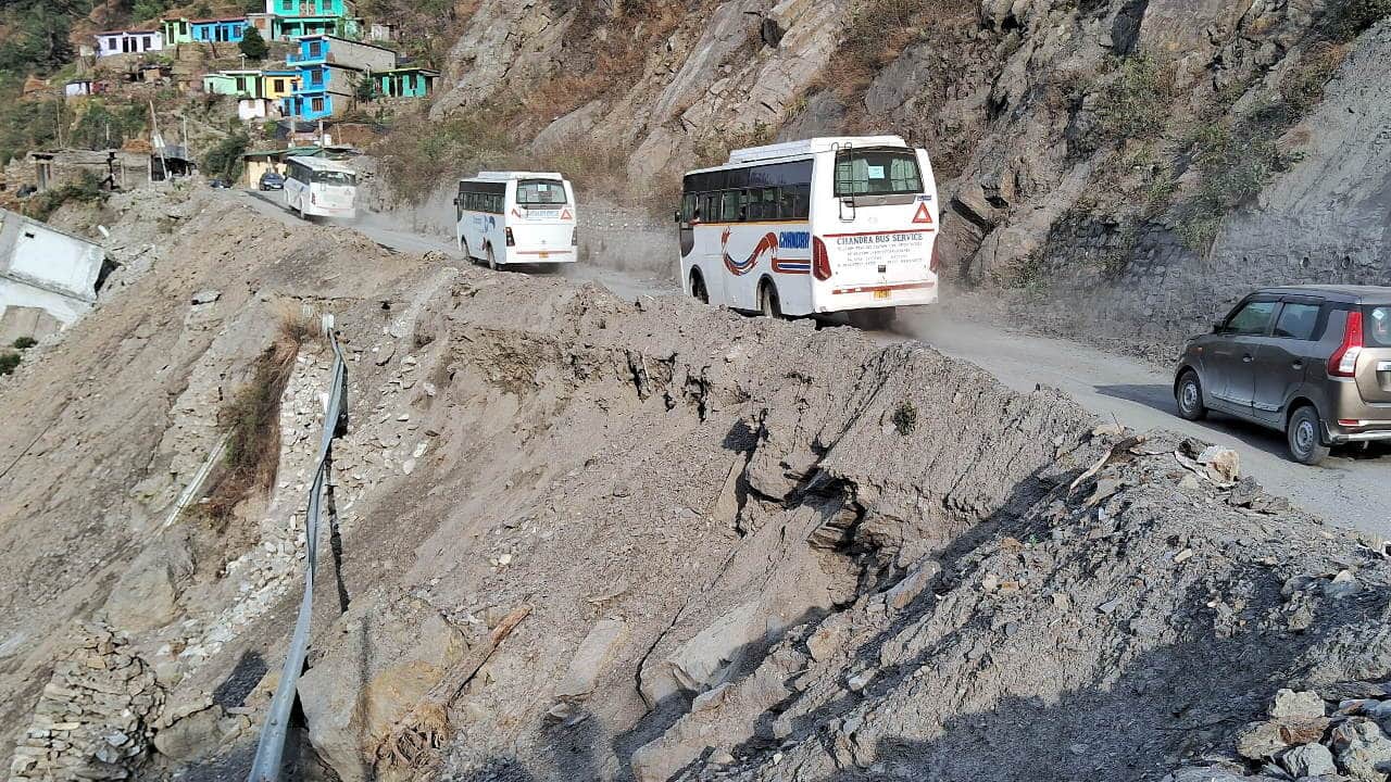 Badrinath Highway is in bad condition devotees journey not be easy Ground Report Badrinath Chardham yatra 2024