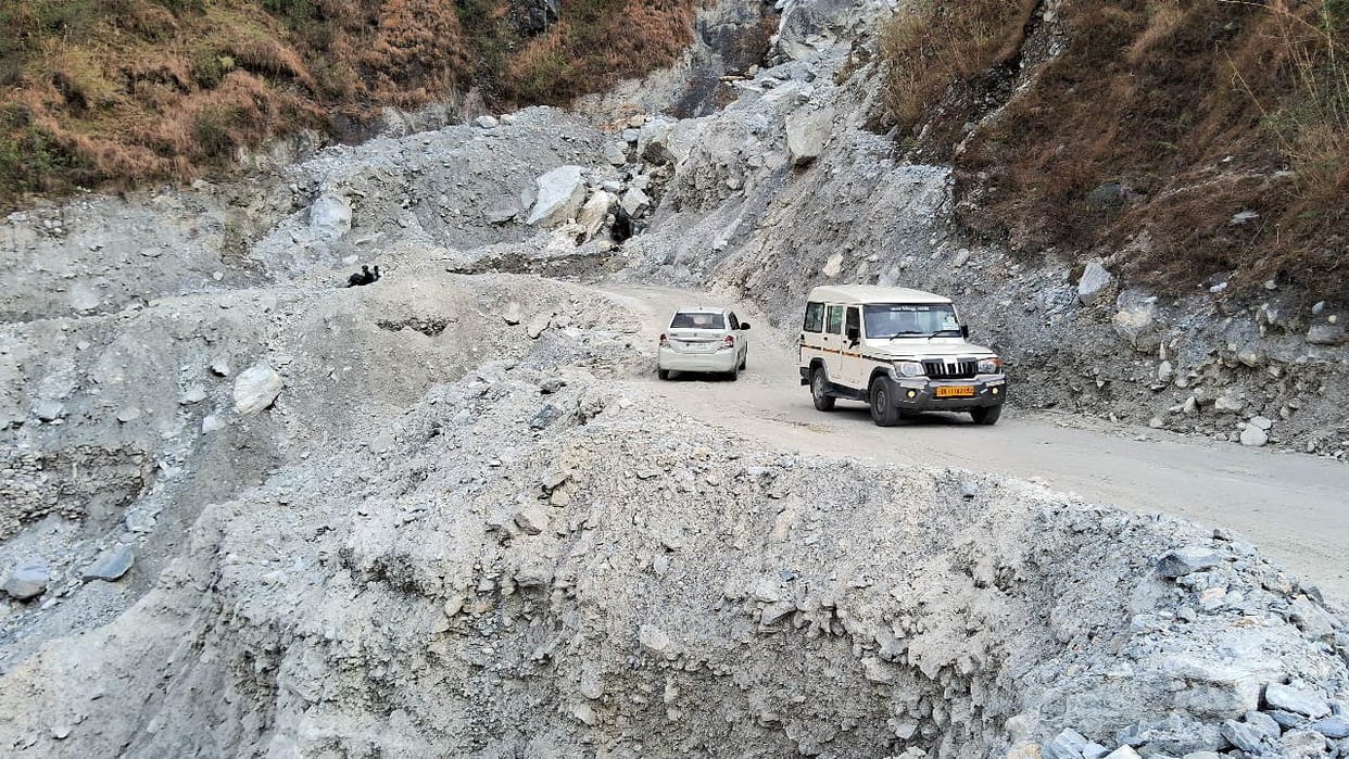 Badrinath Highway alternative Road Difficult to use the alternative to Badrinath Highway Uttarakhand News