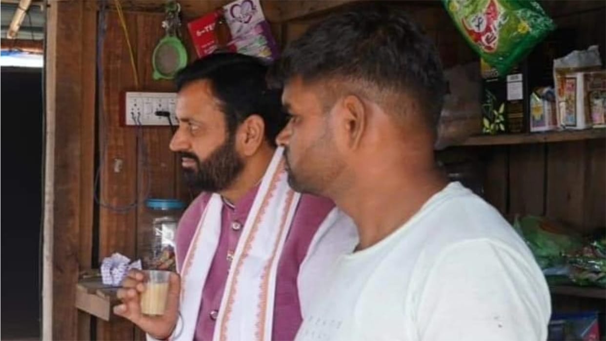 Chief Minister Naib Saini drink tea at a tea stall in Kurukshetra