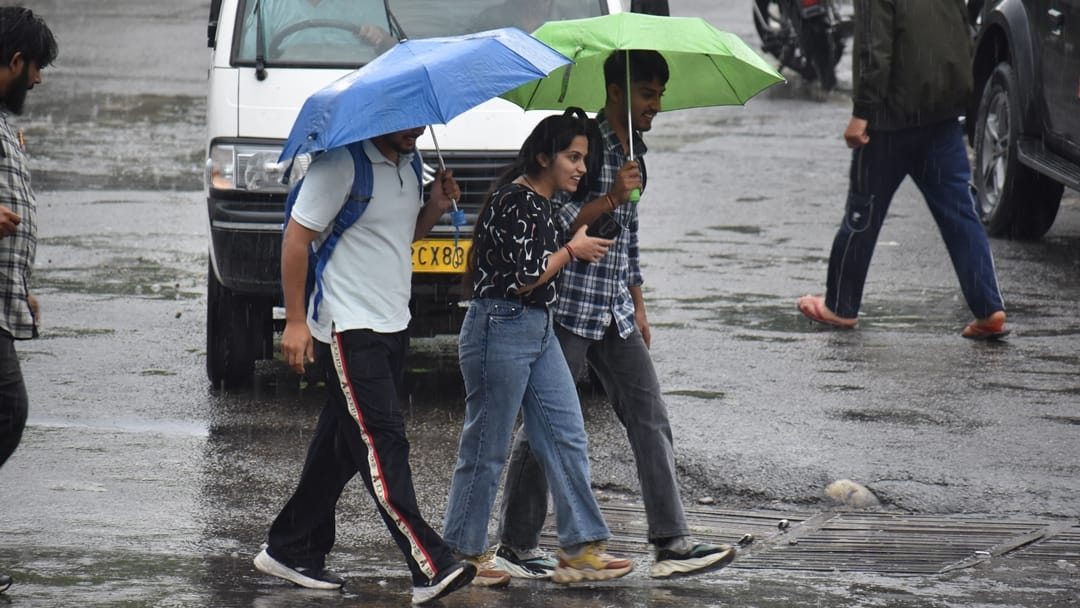 Update regarding monsoon in UP, know till when it can rain in your city