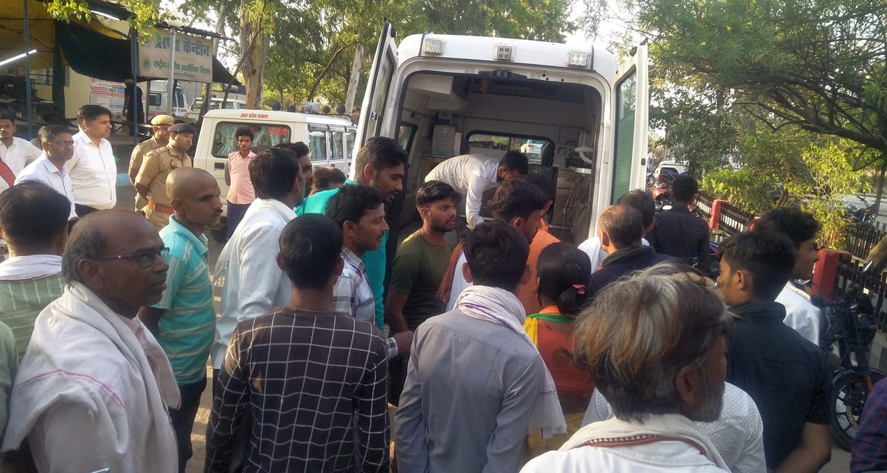 Couple burnt in fire in house, woman died, daughter said accident due to spark from stove