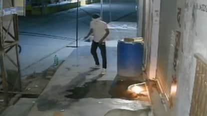 Sikar News: Masked miscreants set fire to the medical store, goods worth more than Rs 1.5 lakh burnt to ashes