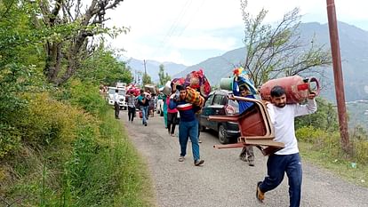 Landslide in Ramban: Now landslide in Dalwas cracks in four houses families shifted