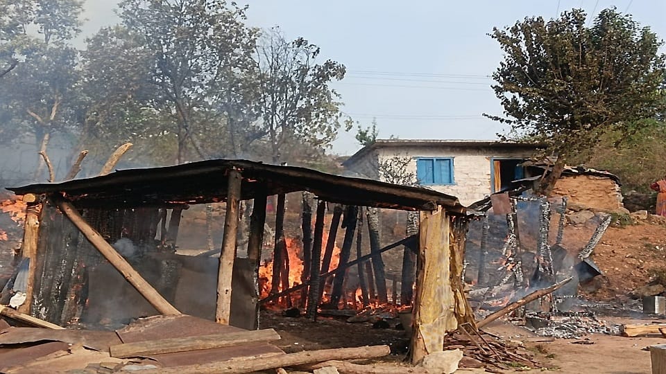 Uttarakhand News: House burnt by fire in Pokhri village of Gangolihat pithoragarh
