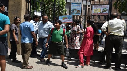 Delhi Bomb Threat Tears in the eyes of children after seeing their parents