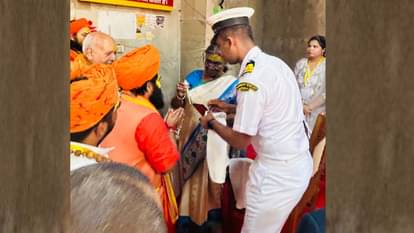President Draupadi Murmu Ayodhya Visit Today Offers Prayer To Ram Lalla See Photos